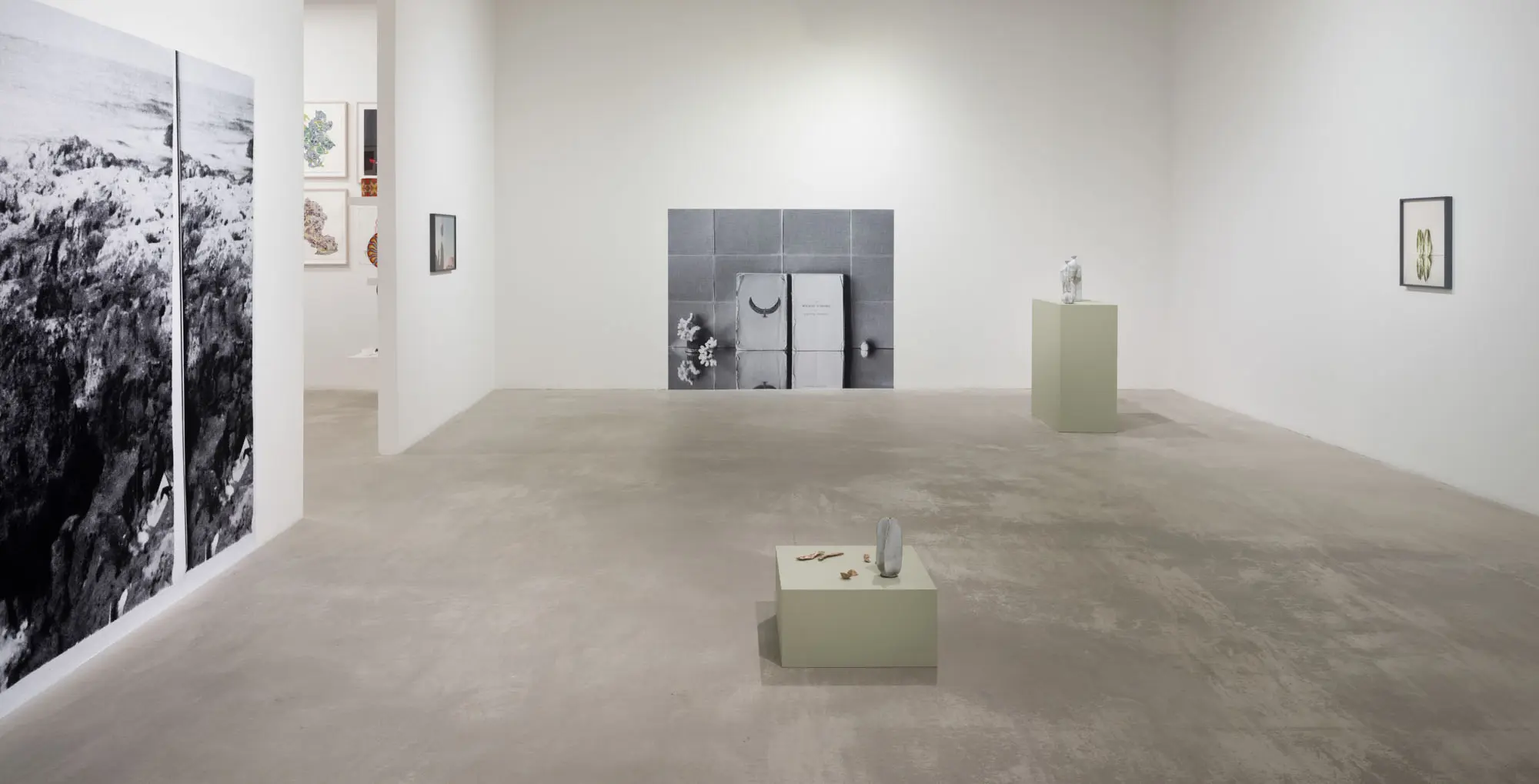 Our Dust, 2024. Vue de l’exposition, Patel Brown Toronto, printemps 2024 / exhibition view, Patel Brown Toronto, spring 2024. Documentation : Darren Rigo